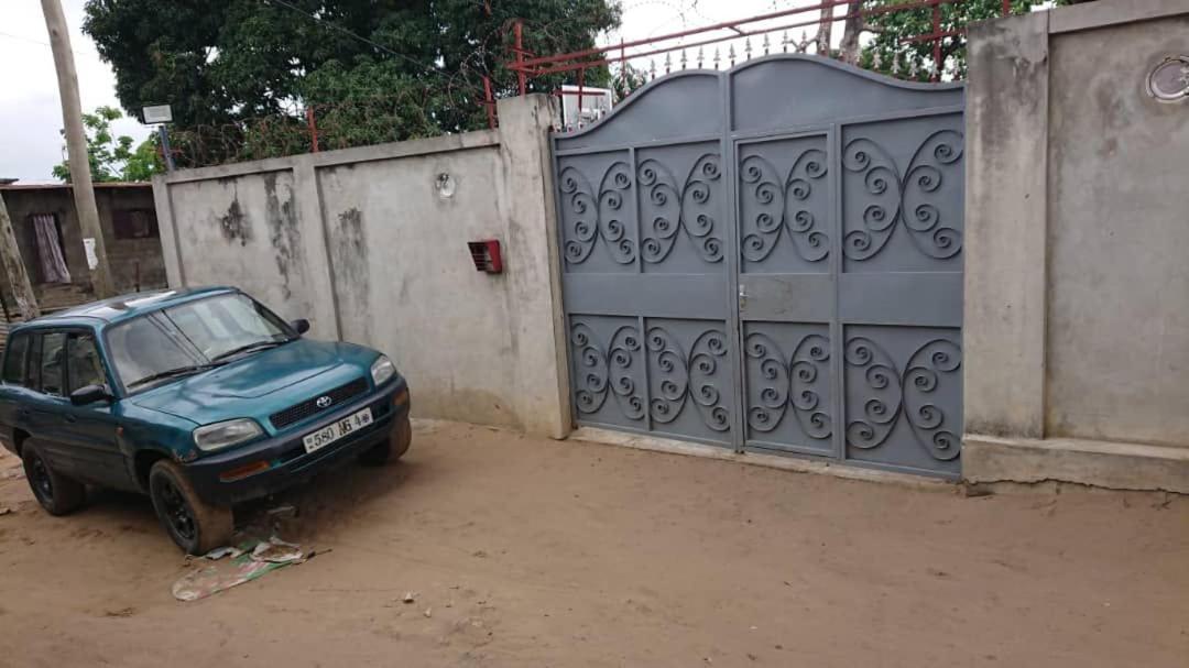 Hotel Auberge-Ngomson Brazzaville Exterior foto